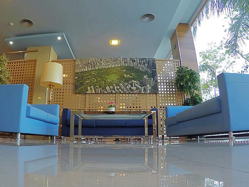 Hotel Reus Park Εξωτερικό φωτογραφία