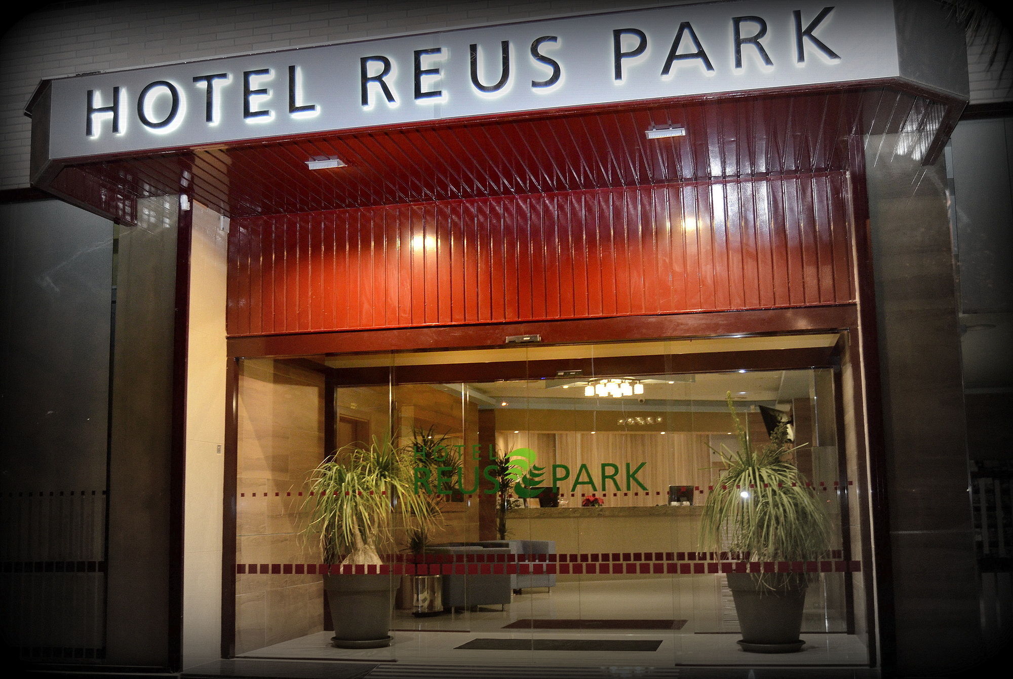 Hotel Reus Park Εξωτερικό φωτογραφία